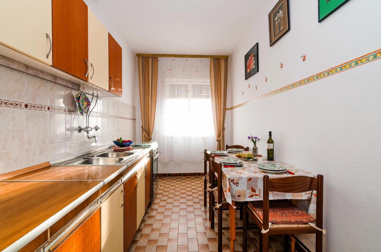Apartments For Families With Children Privlaka, Zadar - 5747 Exterior foto